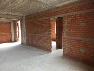 ENIAIOS CHOROS SALONI-TRAPEZARIA-KOYZINA