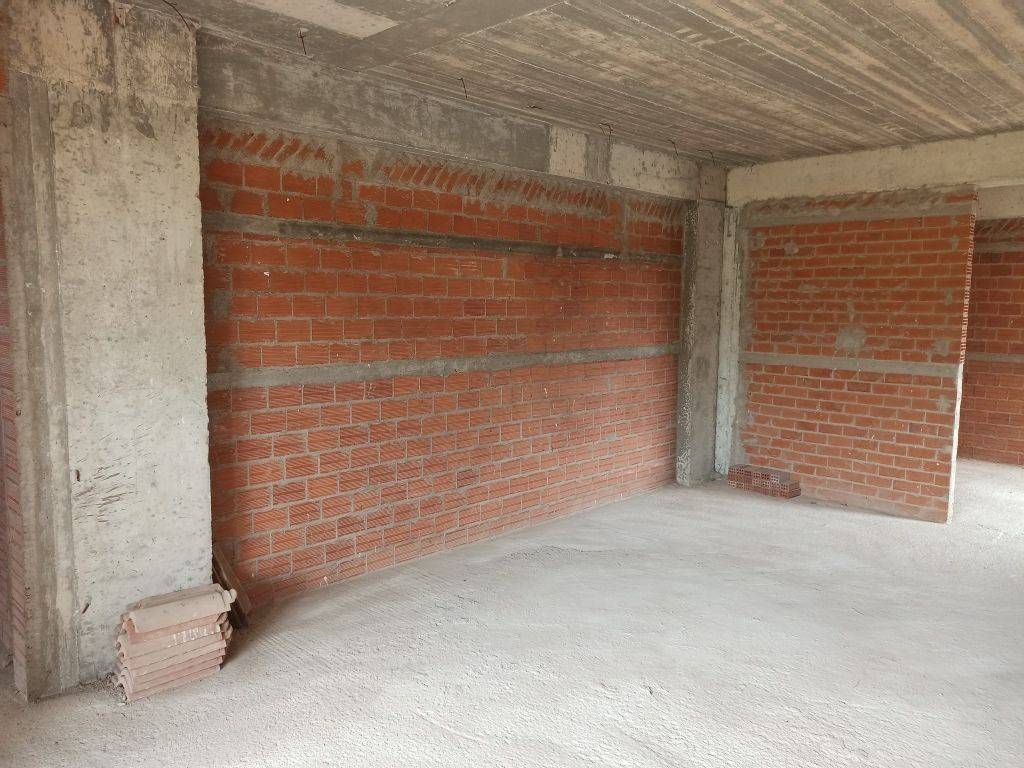 ENIAIOS CHOROS SALONI-TRAPEZARIA-KOYZINA