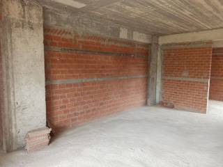 ENIAIOS CHOROS SALONI-TRAPEZARIA-KOYZINA