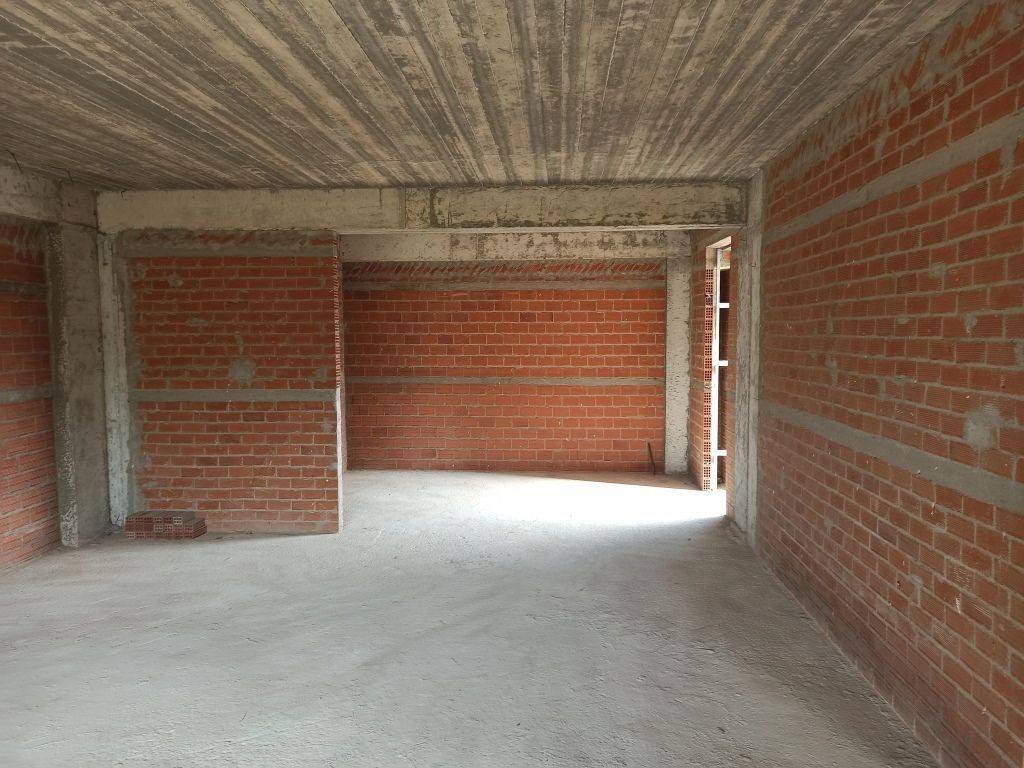 ENIAIOS CHOROS SALONI-TRAPEZARIA-KOYZINA