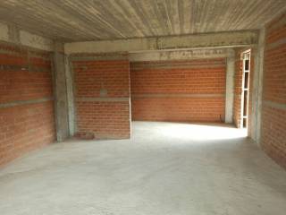 ENIAIOS CHOROS SALONI-TRAPEZARIA-KOYZINA