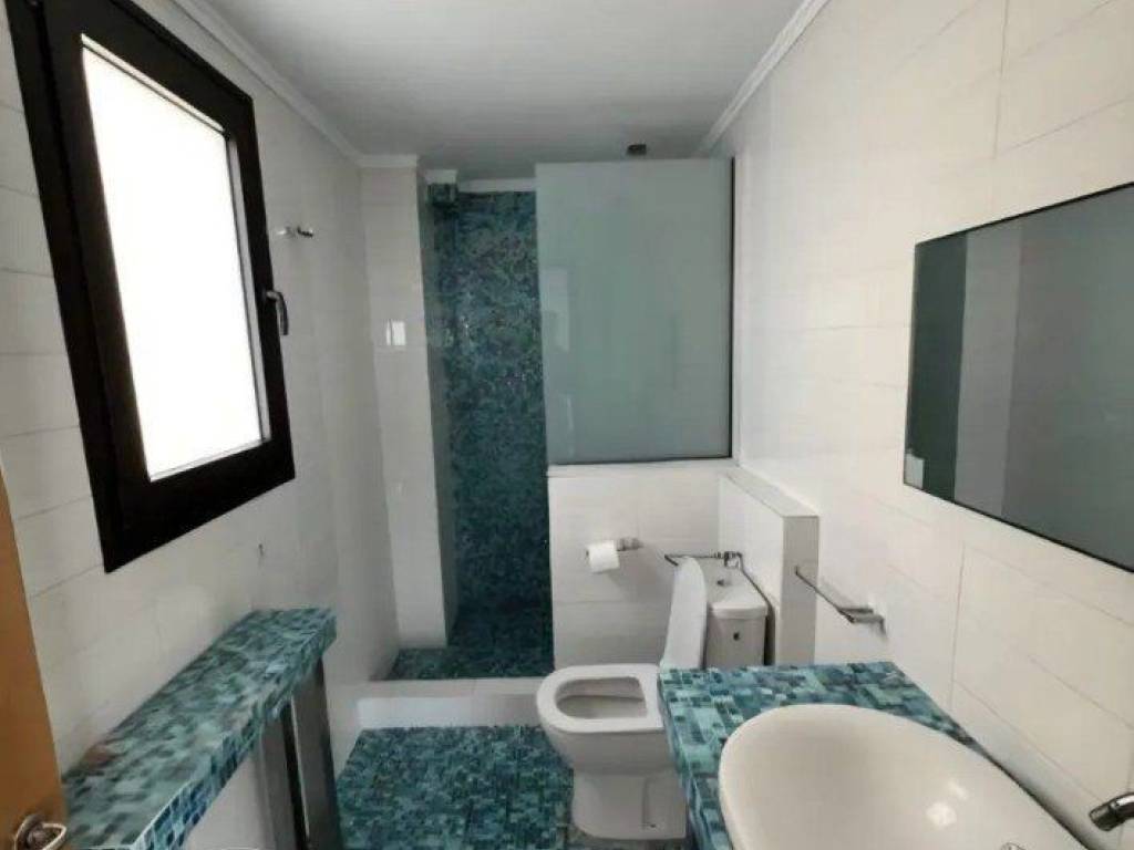 Forumland Real Estate, Μπάνιο