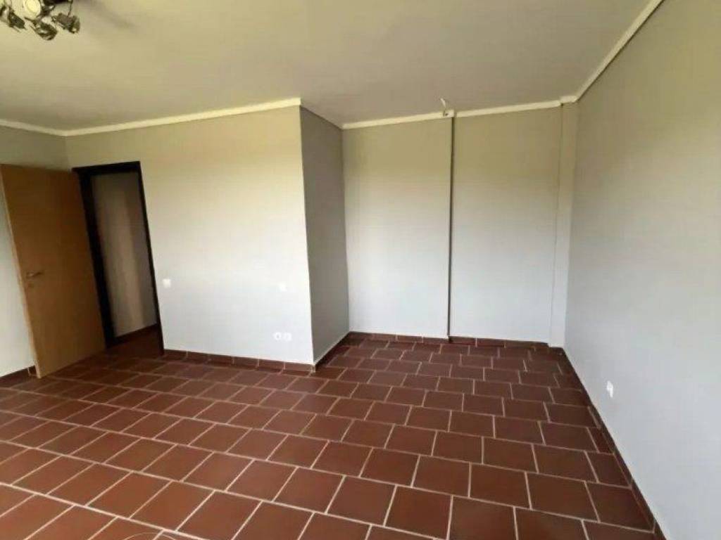 Forumland Real Estate, Δωμάτιο