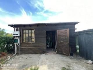 Forumland Real Estate, Εξωτερικό κιόσκι