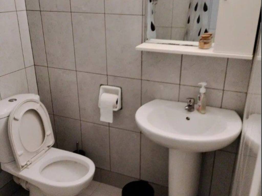 Forumland Real Estate, Μπάνιο