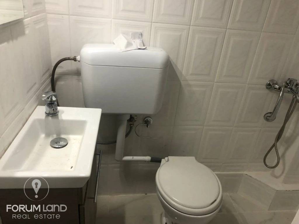 Forumland Real Estate, Μπάνιο