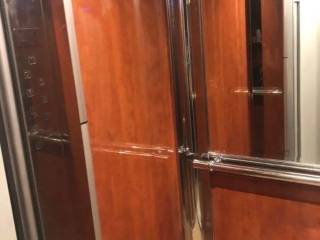 Forumland Real Estate, Ανελκυστήρας