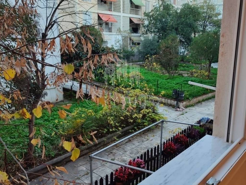 Θέα από μπαλκόνι