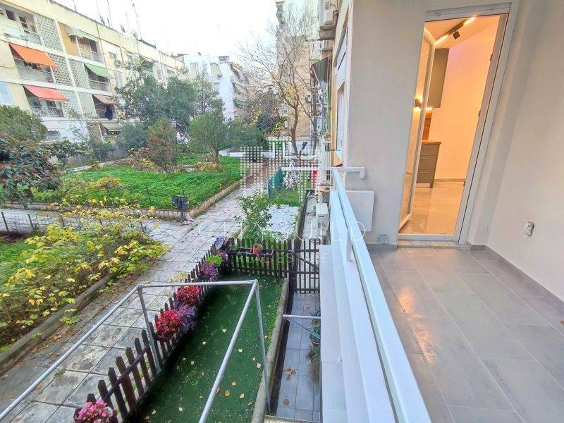 Θέα από μπαλκόνι