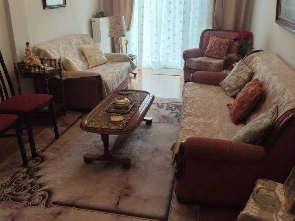 Forumland Real Estate, Σαλόνι