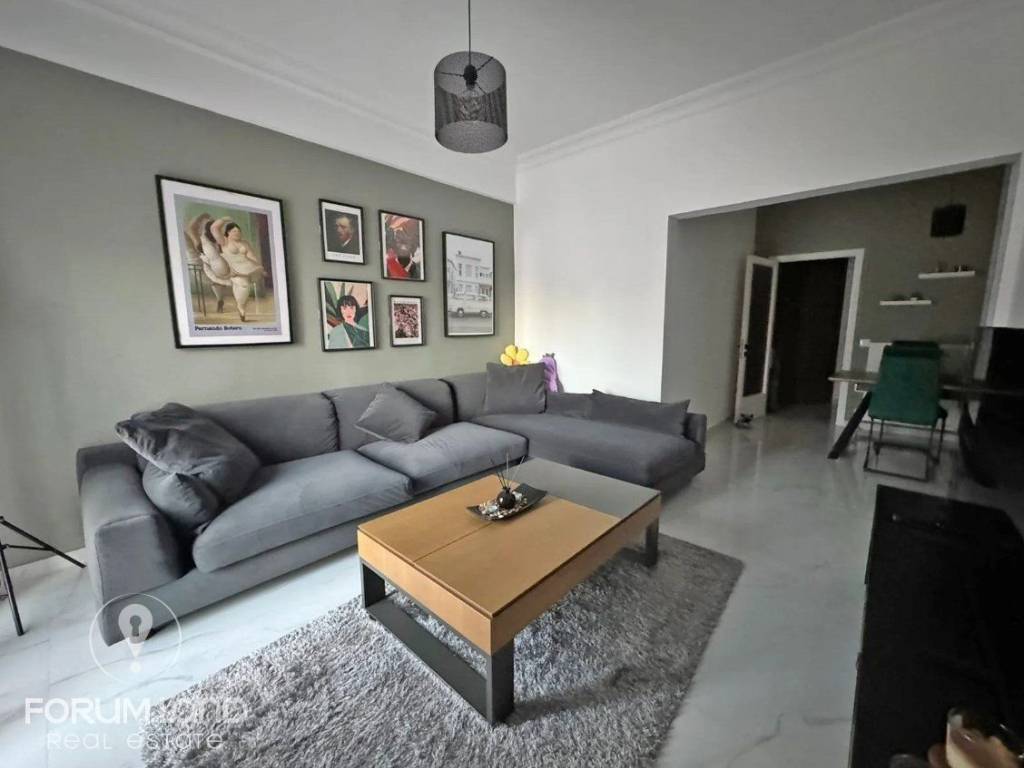 Forumland Real Estate, Σαλόνι