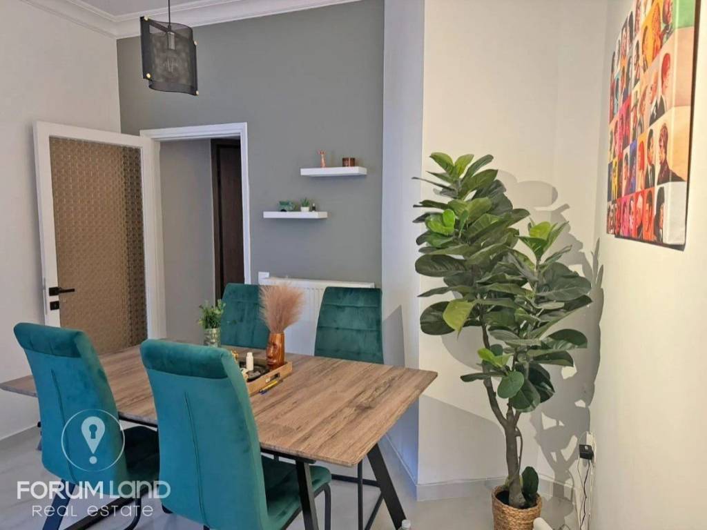 Forumland Real Estate, Τραπεζαρία