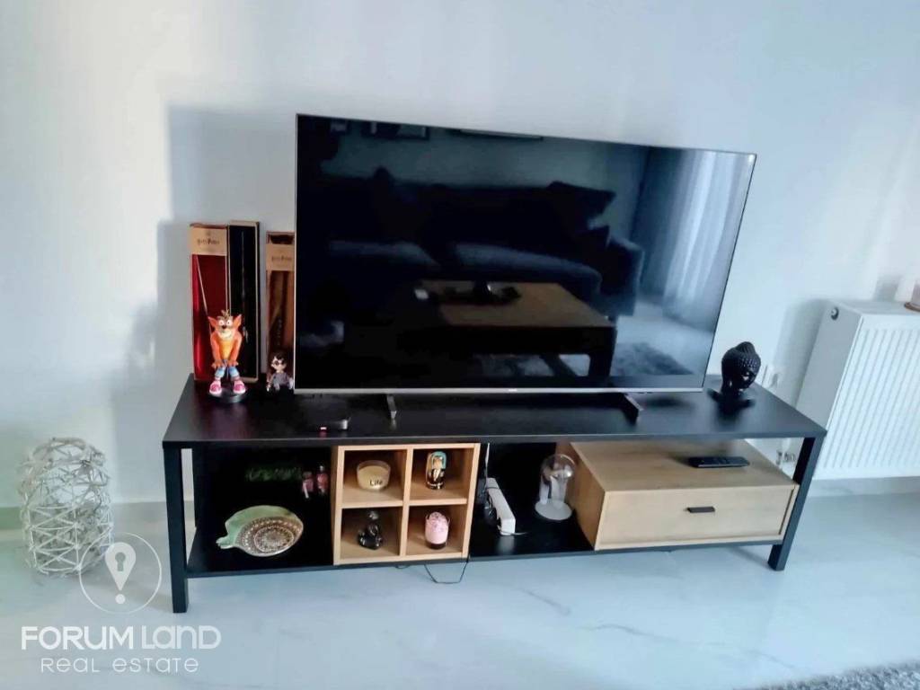 Forumland Real Estate, Σαλόνι