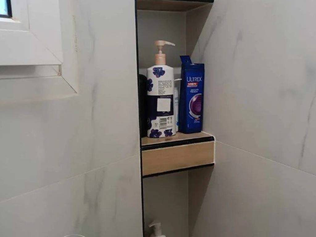 Forumland Real Estate, Μπάνιο