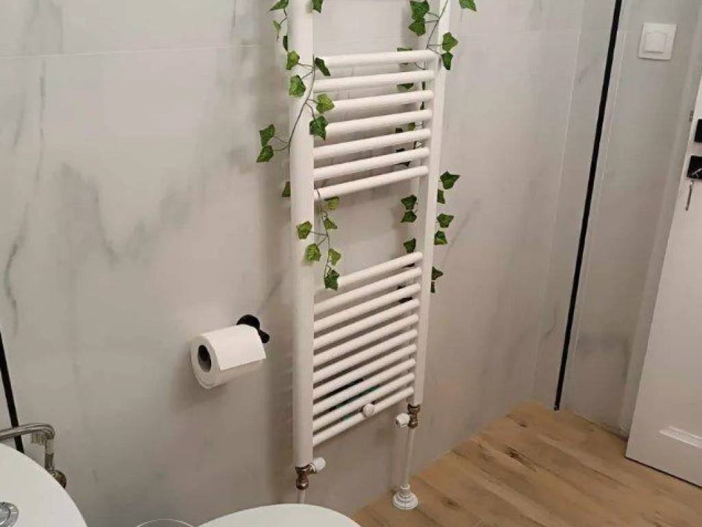 Forumland Real Estate, Μπάνιο