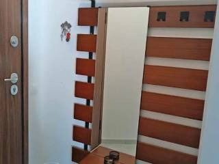 Forumland Real Estate, Είσοδος