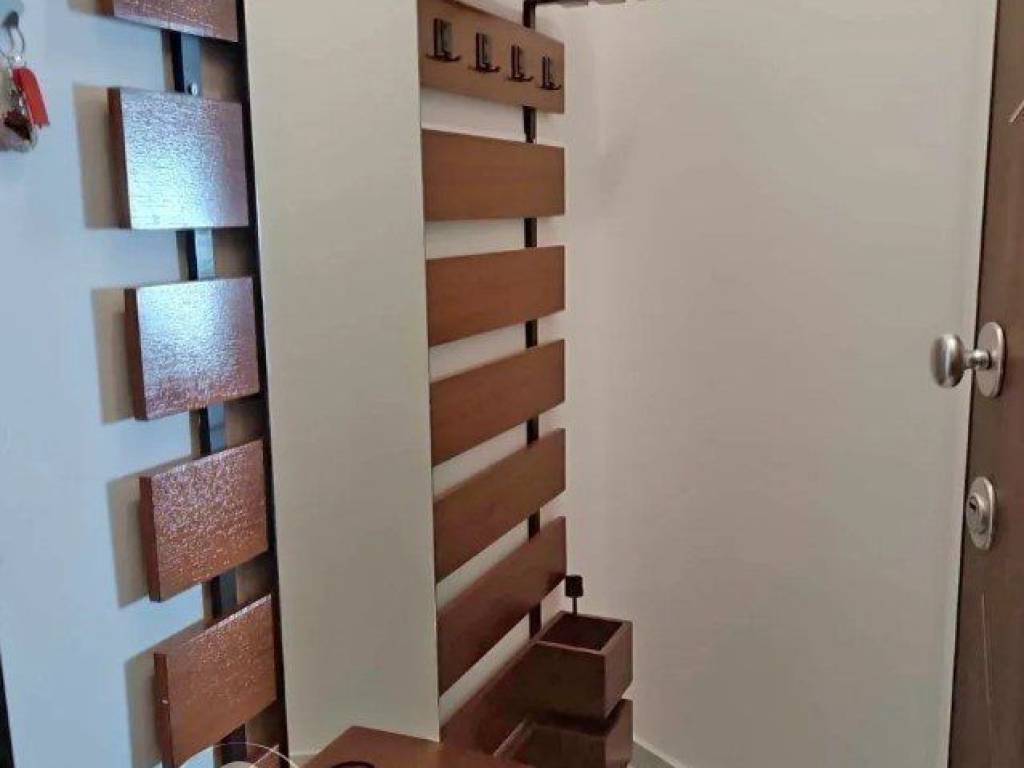 Forumland Real Estate, Είσοδος