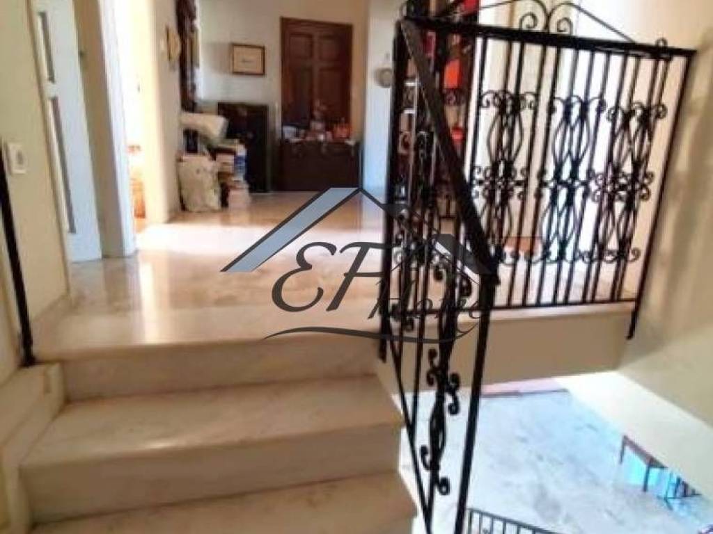 Εσωτερική σκάλα