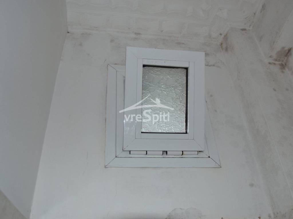 ΠΑΡΑΘΥΡΟ ΜΠΑΝΙΟΥ