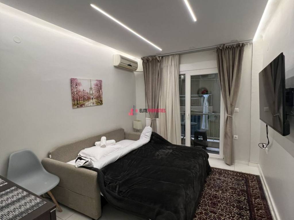 ΣΑΛΟΝΙ Ή ΔΕΥΤΕΡΟ ΔΩΜΑΤΙΟ