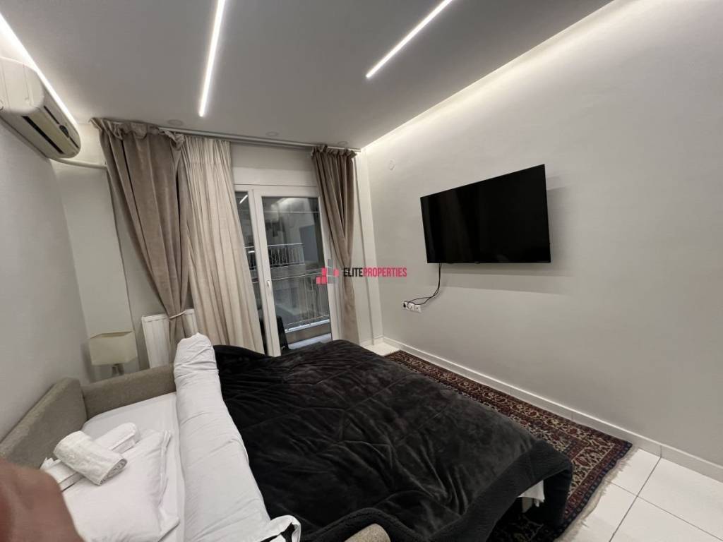 ΣΑΛΟΝΙ Ή ΔΕΥΤΕΡΟ ΔΩΜΑΤΙΟ