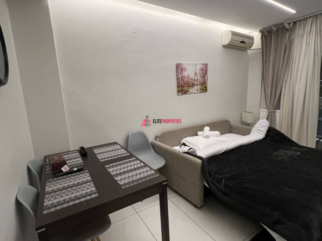 ΣΑΛΟΝΙ Ή ΔΕΥΤΕΡΟ ΔΩΜΑΤΙΟ