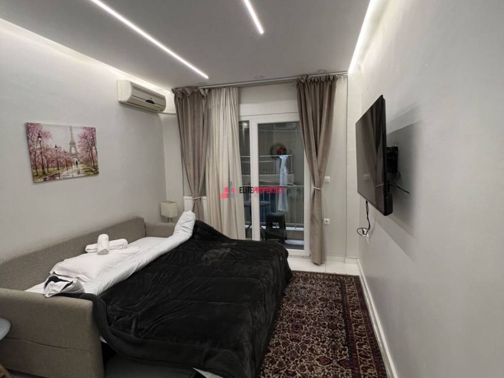 ΣΑΛΟΝΙ Ή ΔΕΥΤΕΡΟ ΔΩΜΑΤΙΟ