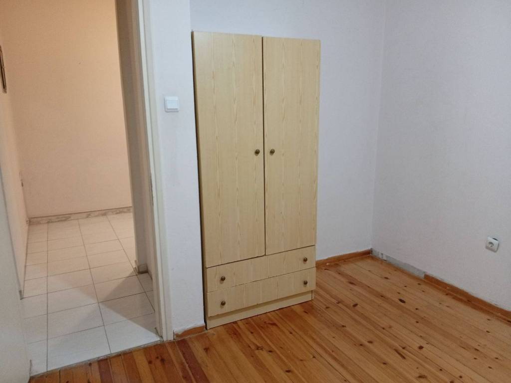 Domatio me mikre ntoylapa