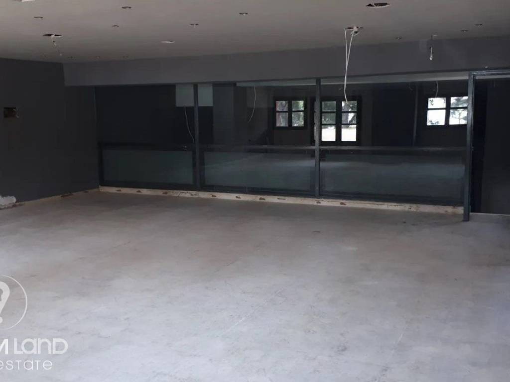 Forumland Real Estate, Κατάστημα