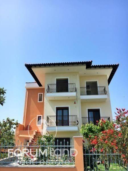 Forumland Real Estate, Εξωτερική Όψη