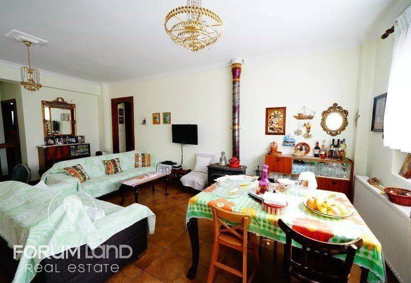 Forumland Real Estate, Καθιστικό