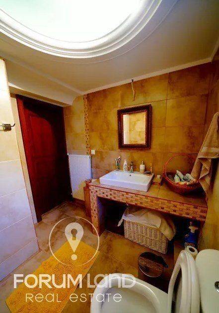 Forumland Real Estate, Μπάνιο