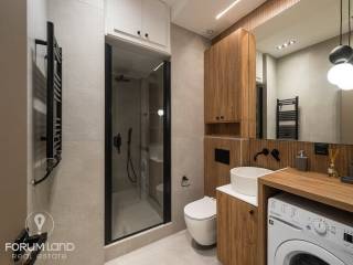 Forumland Real Estate, Μπάνιο