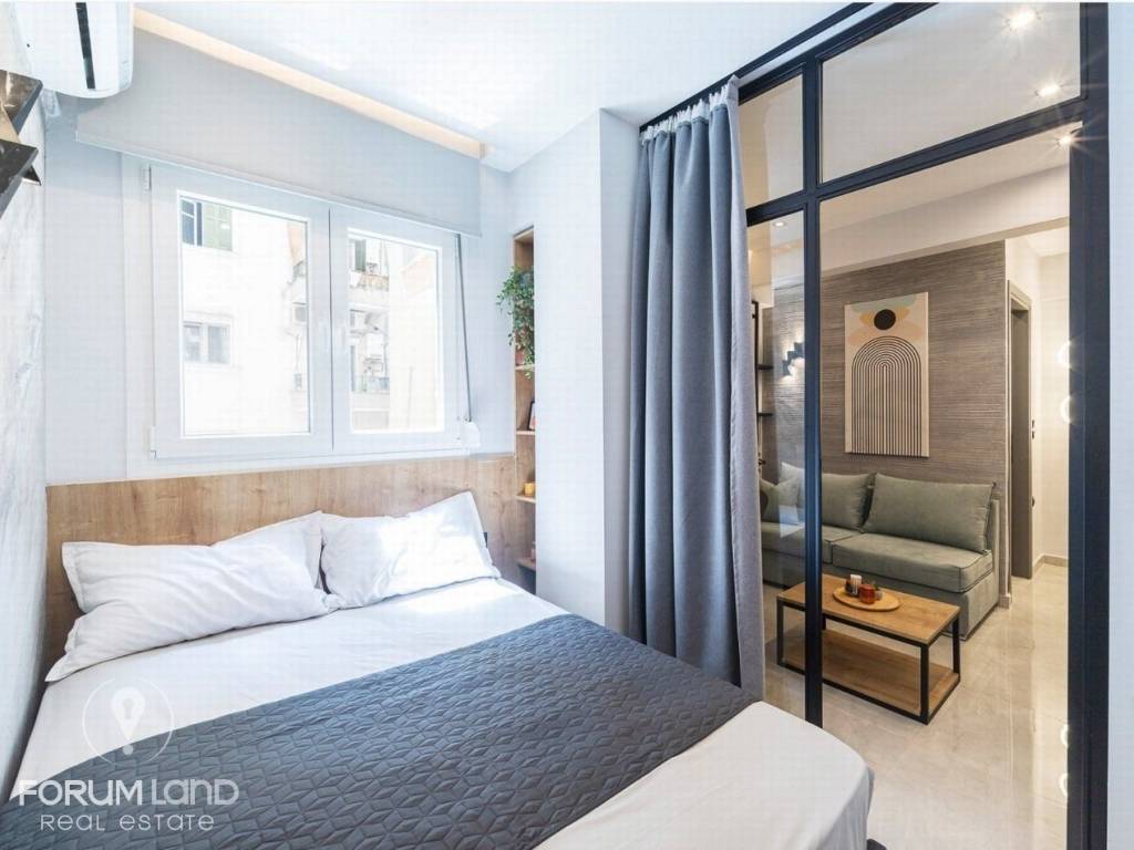 Forumland Real Estate, Δωμάτιο