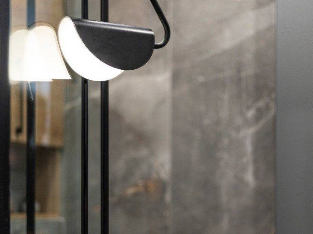 Forumland Real Estate, Μπάνιο