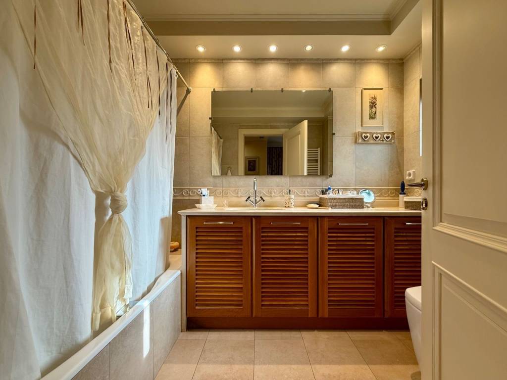 golf_residential_apartment_for_sale