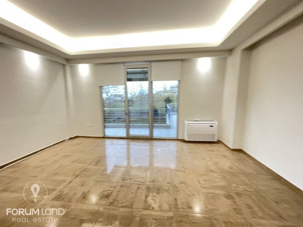 Forumland Real Estate, Εσωτερική όψη