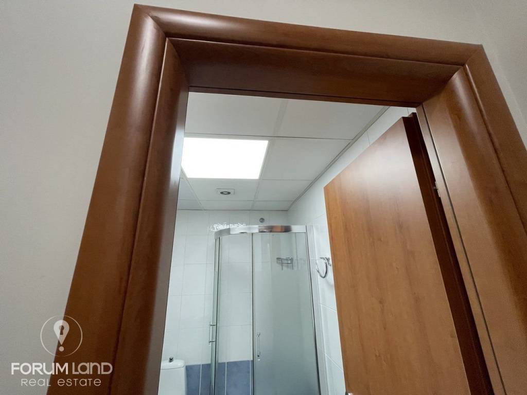 Forumland Real Estate, Μπάνιο