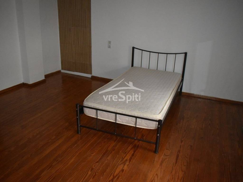 ΥΠΝΟΔΩΜΑΤΙΟ ΕΠΑΝΩ ΕΠΙΠΕΔΟΥ