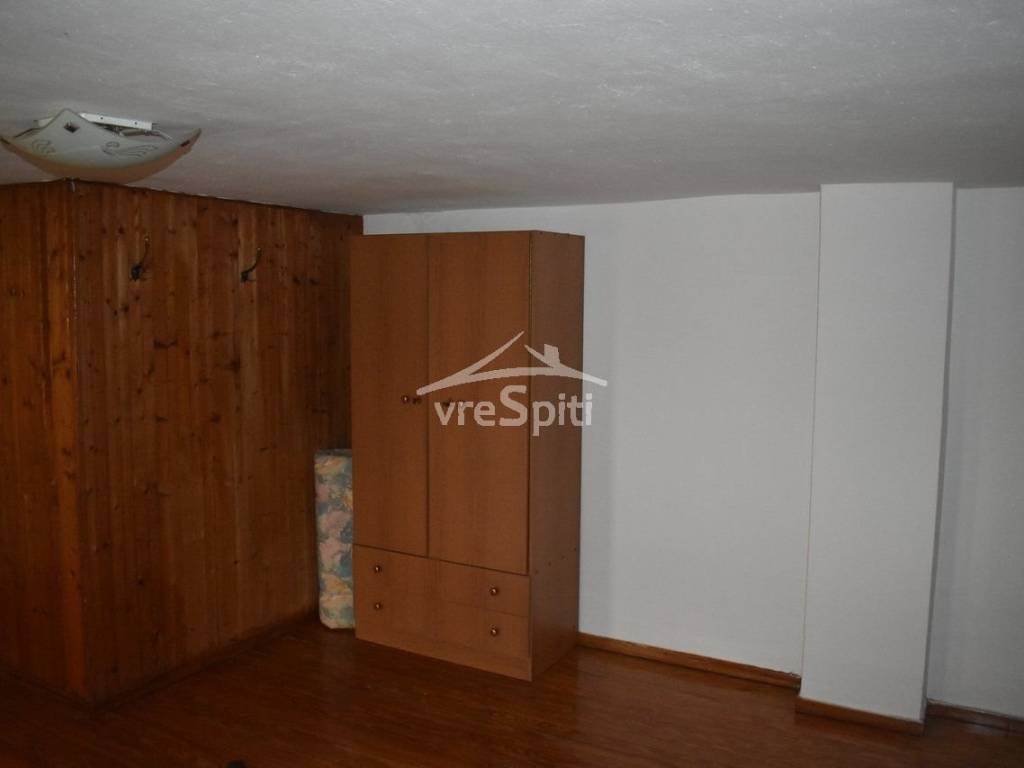 ΥΠΝΟΔΩΜΑΤΙΟ ΕΠΑΝΩ ΕΠΙΠΕΔΟΥ