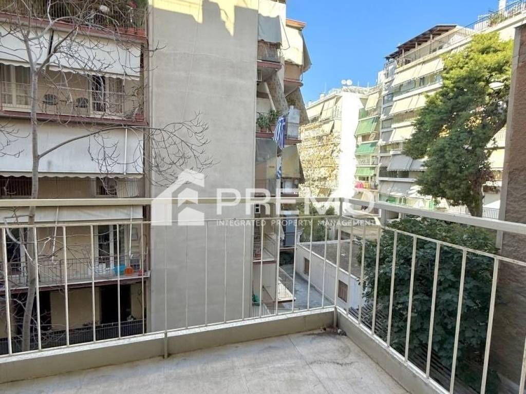 Θέα από μπαλκόνι