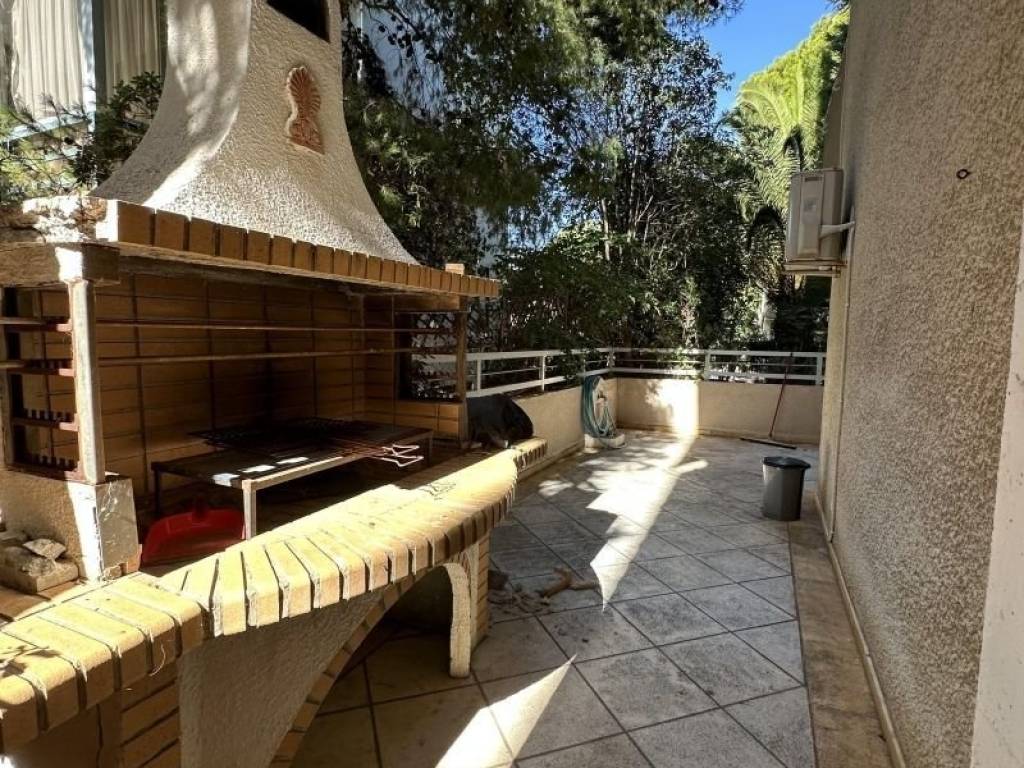 Μπαλκόνι με bbq