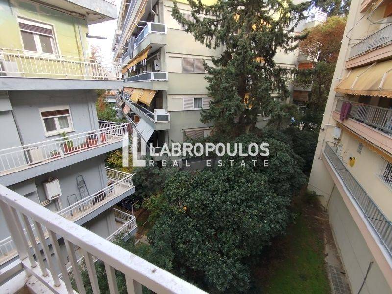 Θέα από μπαλκόνι