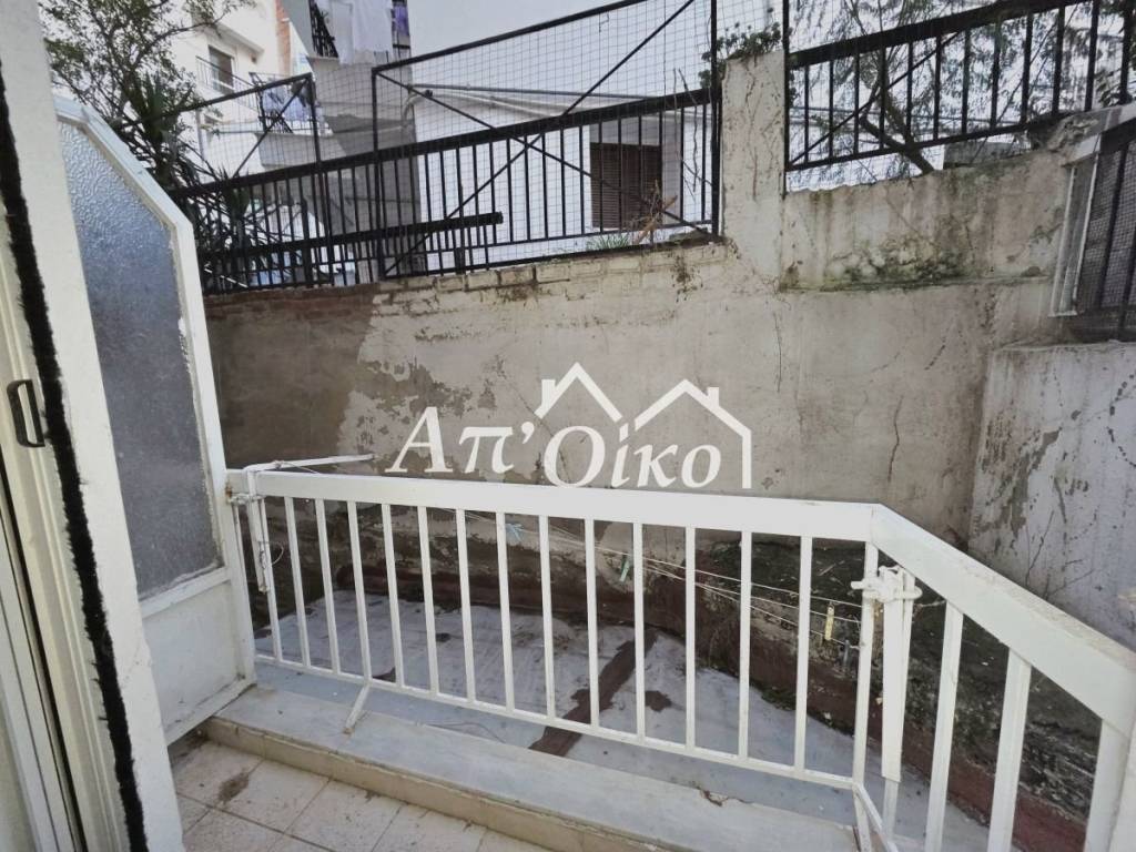 Βοηθητικό - πίσω παλκόνι