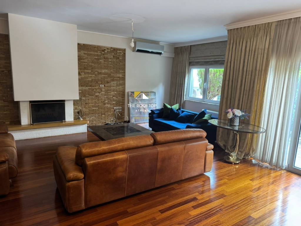 saloni me tzaki ( 2e eikona)