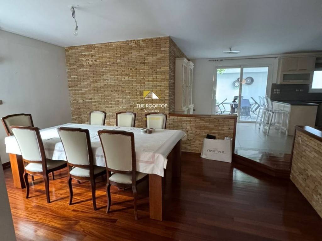 trapezaria ( 2e eikona)