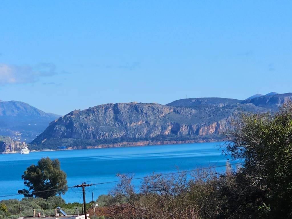 buildable plot of land with a total area of 1,600 sq.m.,