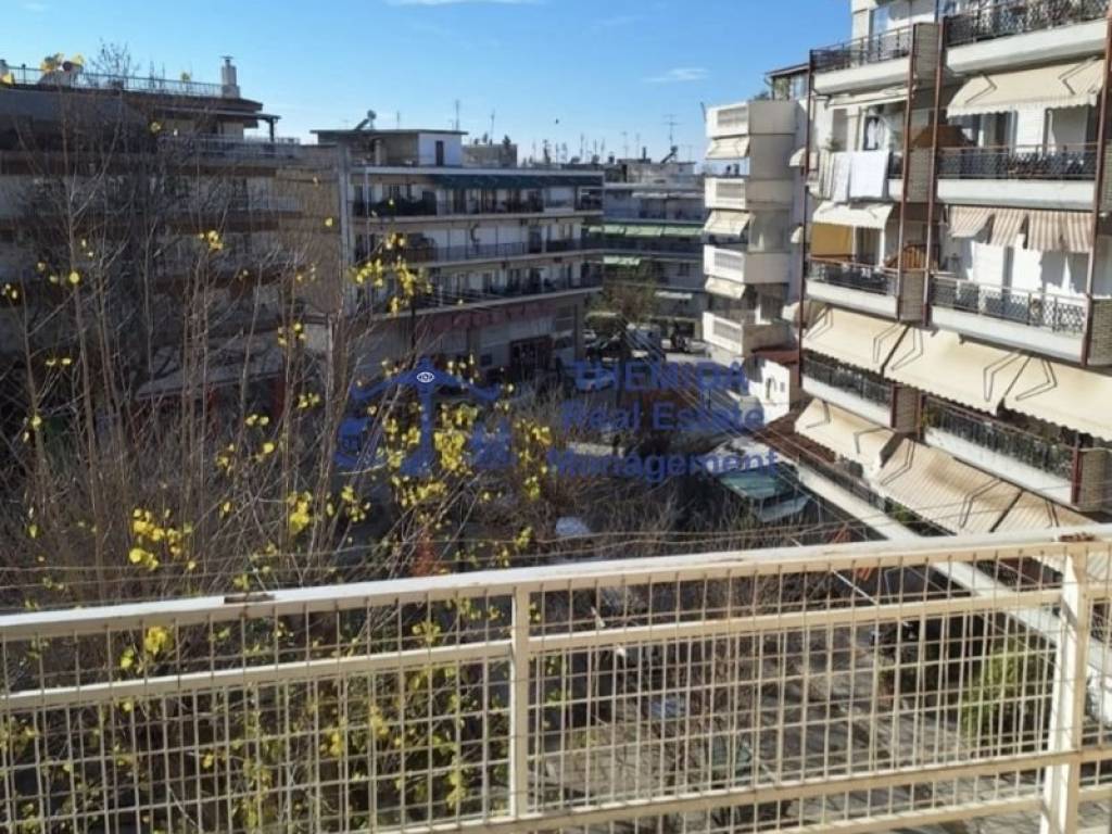 Θέα από μπαλκόνι