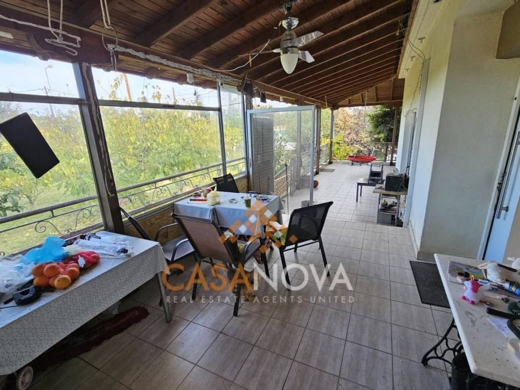 Στεγασμένη Γωνιακή Βεράντα