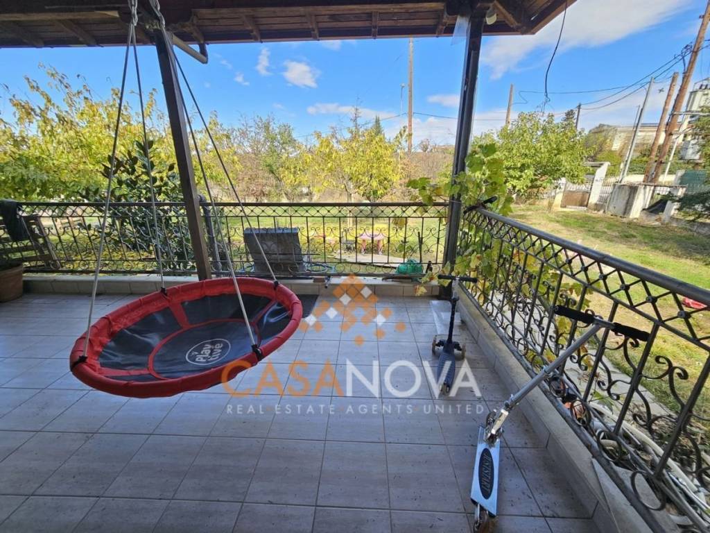 Στεγασμένη Γωνιακή Βεράντα